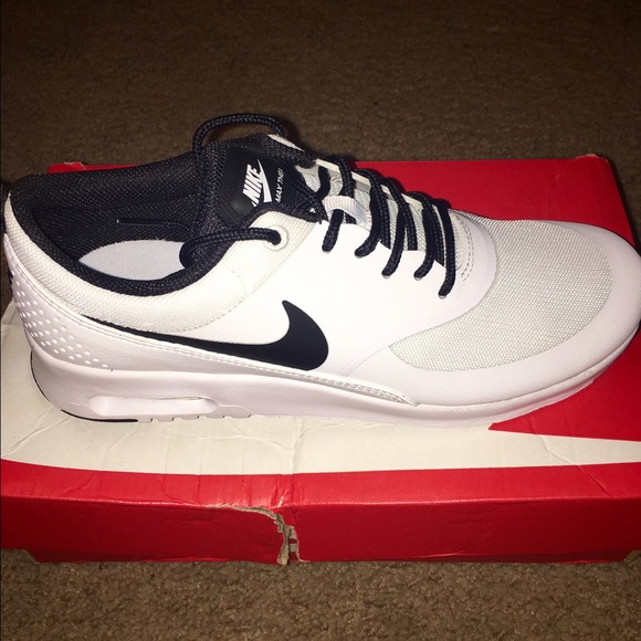 White/Black Nike Air Max Thea 👟