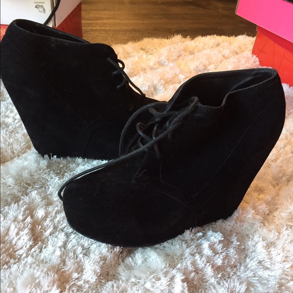 Glaze Wedge Booties
