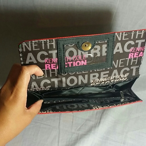 KENNETH COLE REACTION Clutch Wristlet Wallet - Picture 3 of 5