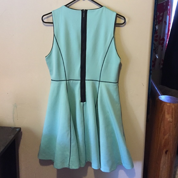 Dress - Picture 2 of 4