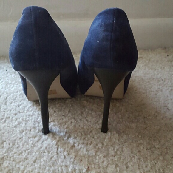 Suede pumps - Picture 3 of 3
