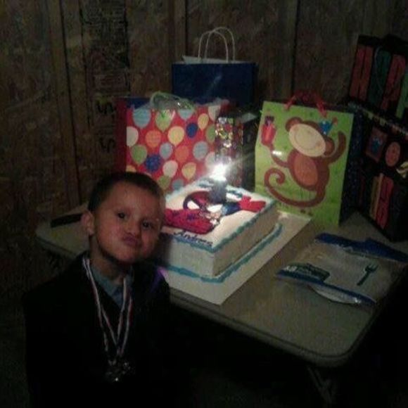 Meet your Posher, Andres - Picture 1 of 1