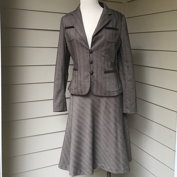 Banana Republic Women's Blazer and Skirt Set Sz 6