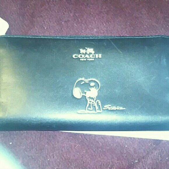 Coach - Picture 2 of 4