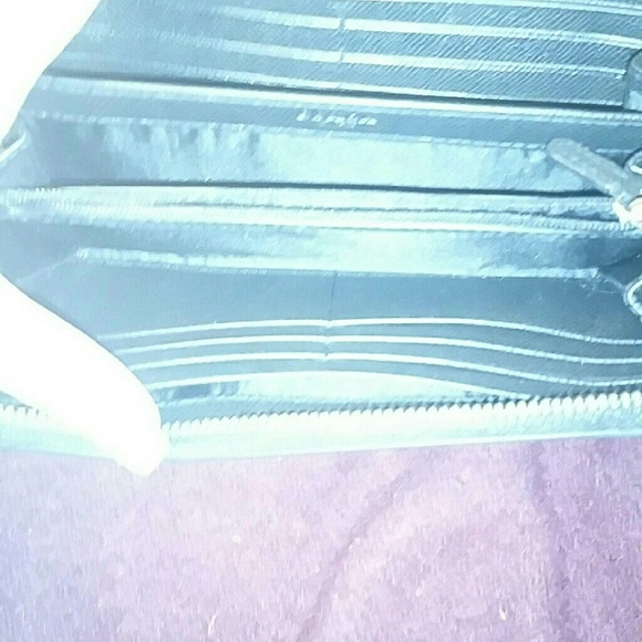 Coach - Picture 4 of 4