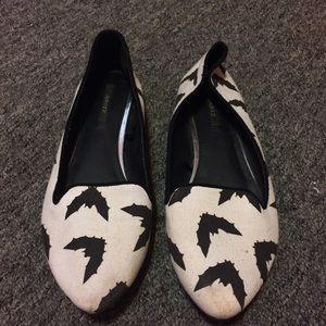 Black and white bat flats.