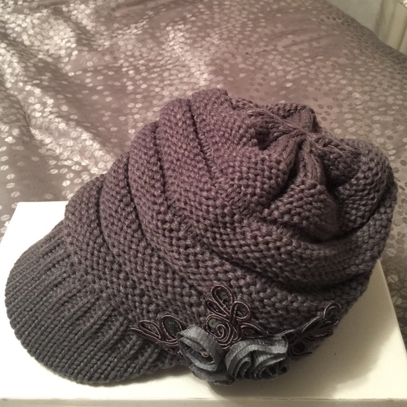 Gray knit hat