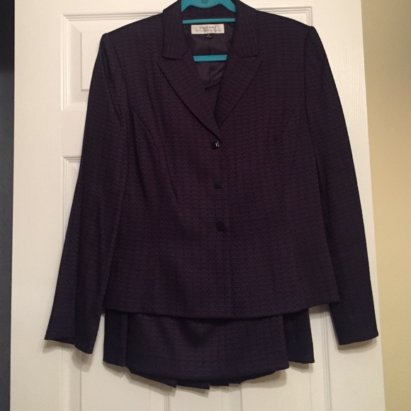 Tahari Eggplant blazer and skirt set