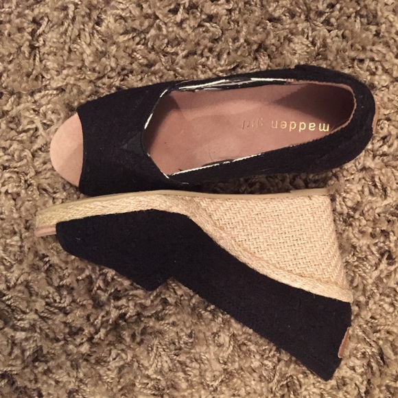 Madden Girl wedges