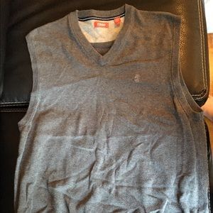 IZOD Men's medium gray vest