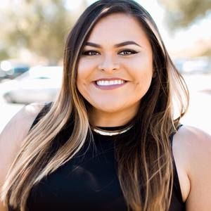 Meet your Posher, Adriana