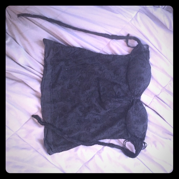 Sleeveless black top