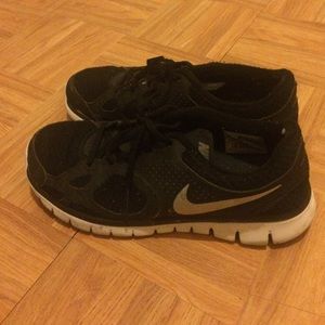 Nike gym shoes. Kindly used.