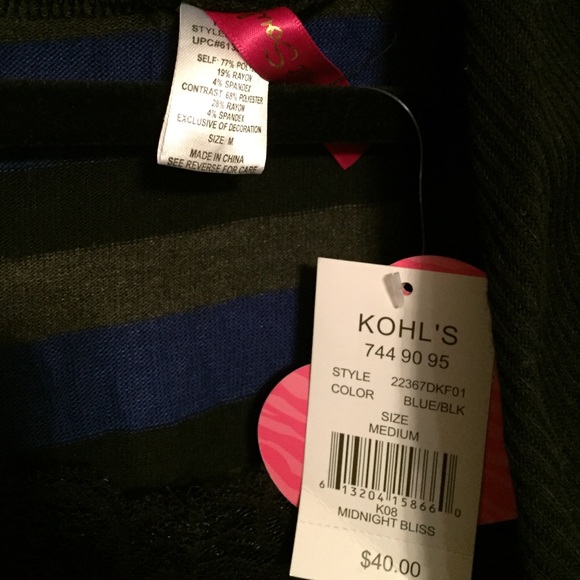 NWT scoop neck blouse! - Picture 3 of 4