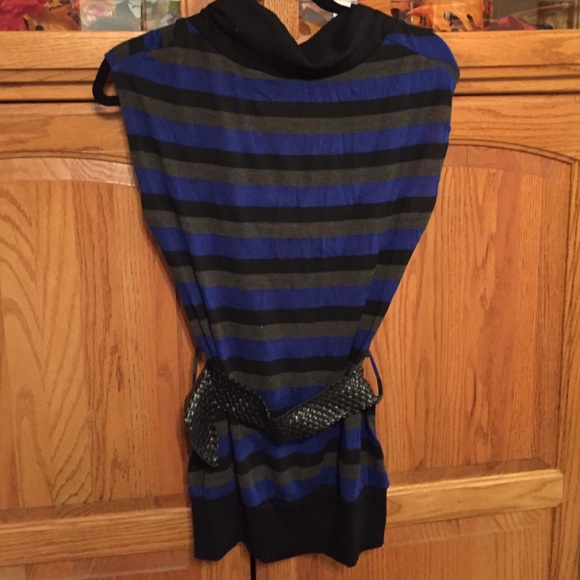 NWT scoop neck blouse! - Picture 4 of 4