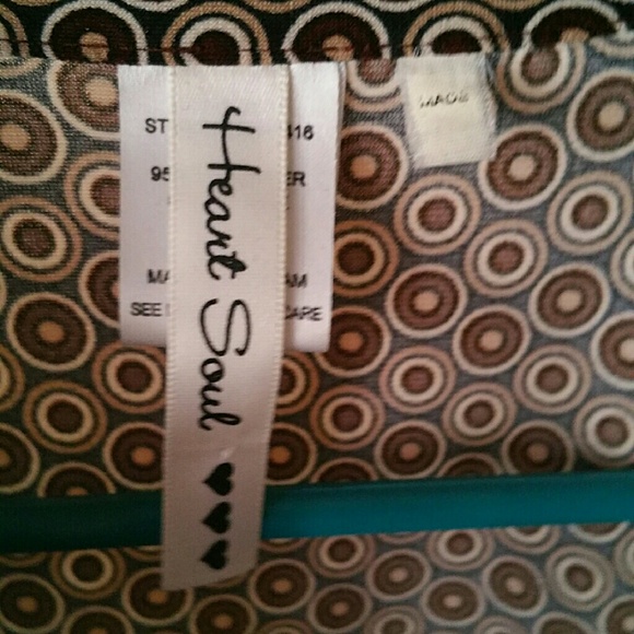 Women's blouse with ruffles - Picture 2 of 3