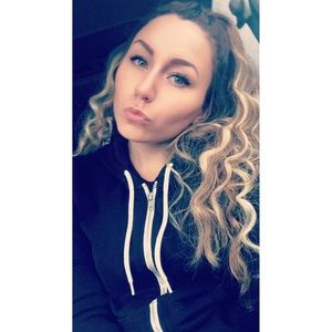 Meet your Posher, Chrishelle