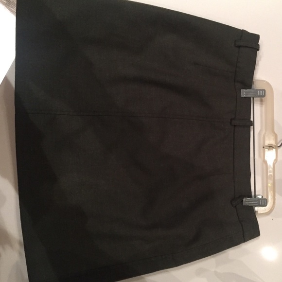 NWOT Army Green skirt from J Crew - Picture 3 of 3