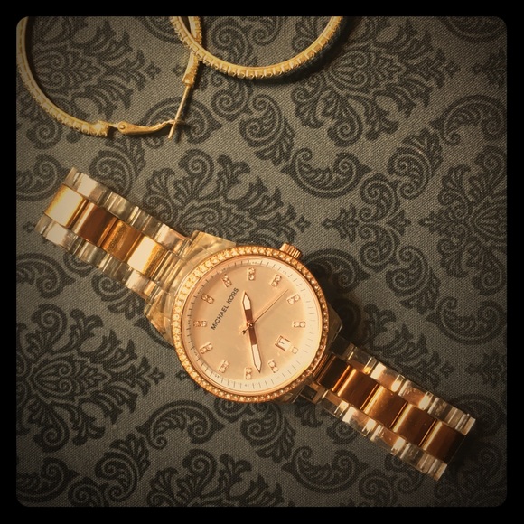 Micheal Kors rose gold watch