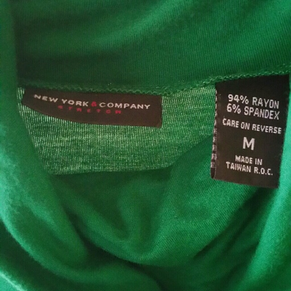 Green blouse - Picture 2 of 3