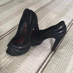 Black peep toe shoes