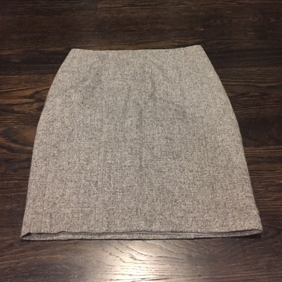 BANANA REPUBLIC gray skirt!