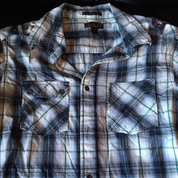 HELIX Men's medium plaid long-sleeved button-up