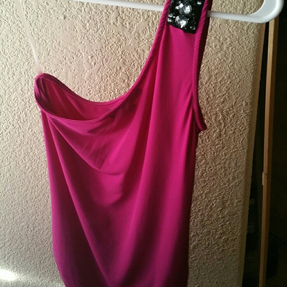 One strap top - Picture 3 of 3