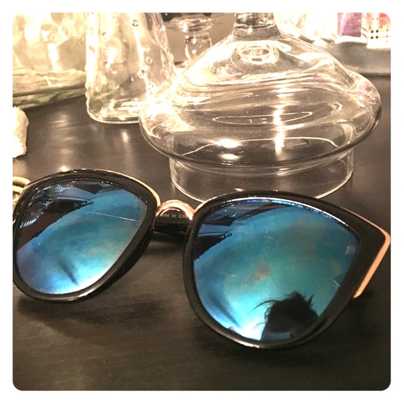 GI GI CAT EYE SUNNIES