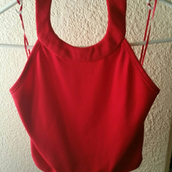 Red crop top - Picture 1 of 3