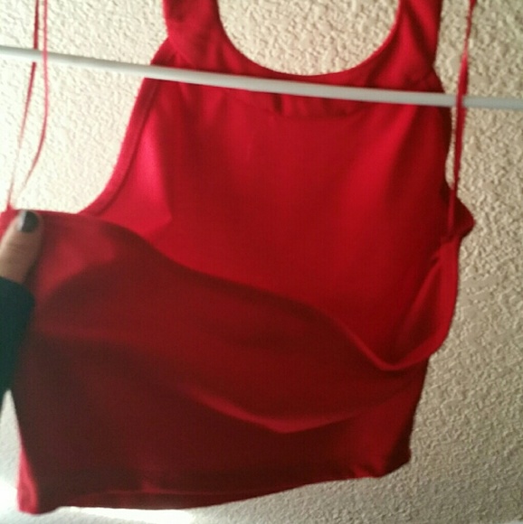 Red crop top - Picture 3 of 3