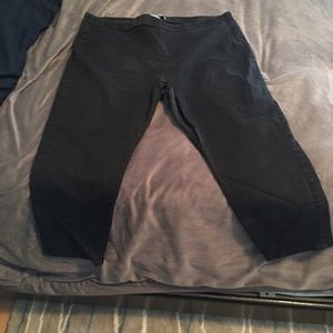 Jennifer Lopez stretch capris