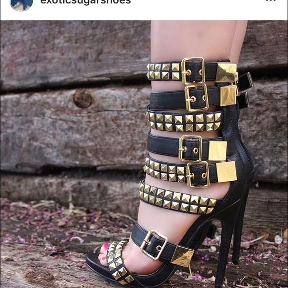 Woman's shoes - Picture 3 of 3