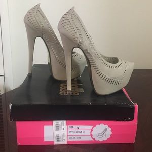 Charlotte Russe Pumps