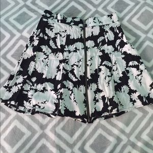 Floral mini skirt