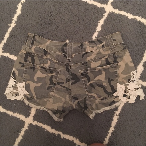 Camo Denim Shorts-Lace Detailing (CHEAPER ON MERC) - Picture 2 of 3