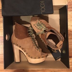 Koolaburra Lucinda peep toe booties