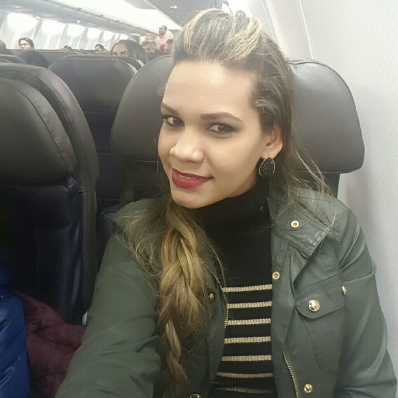 Meet your Posher, Josseline - Picture 1 of 1