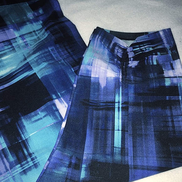 Calvin Klein Crop Leggings - NWT - Picture 3 of 4