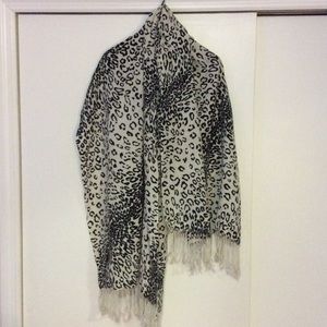 Women's scarf
