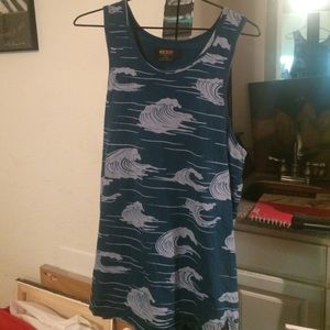 10 deep wavy tank top