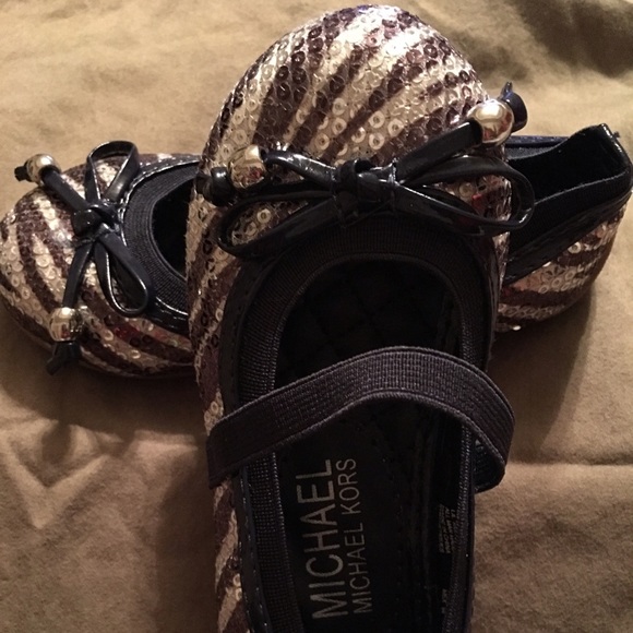 NWT Michael Kors size 7 toddlers girl flats