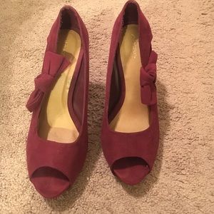 Maroon xhilaration heels