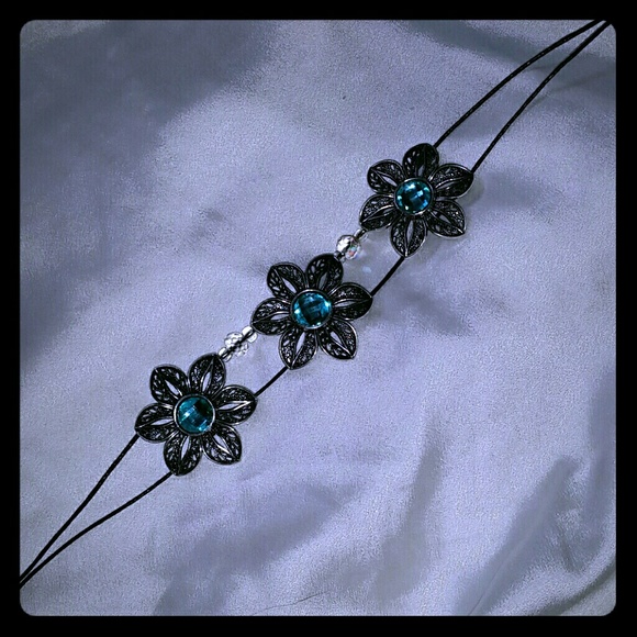 NEW Flower Choker