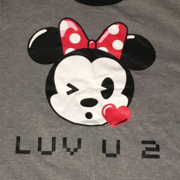 ✨Donating soon✨Minnie Mouse tee