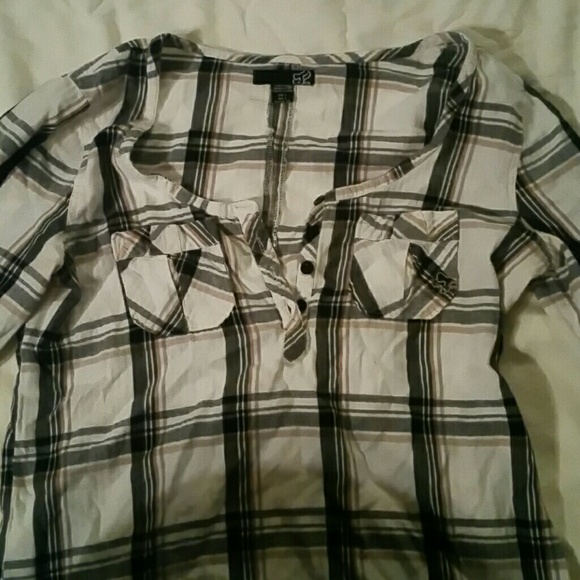 Mid length sleeve Fox shirt