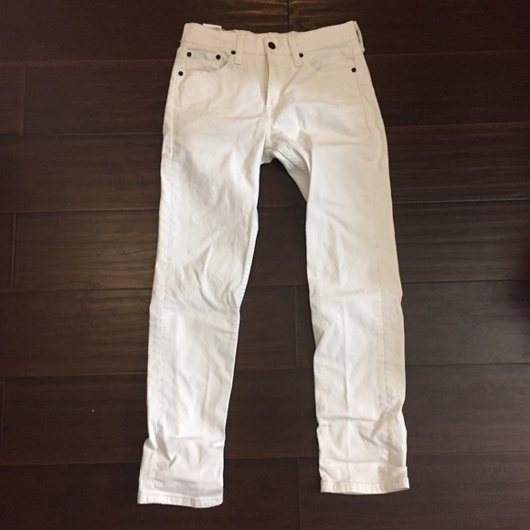 White Levi's Boyfriend Jeans
