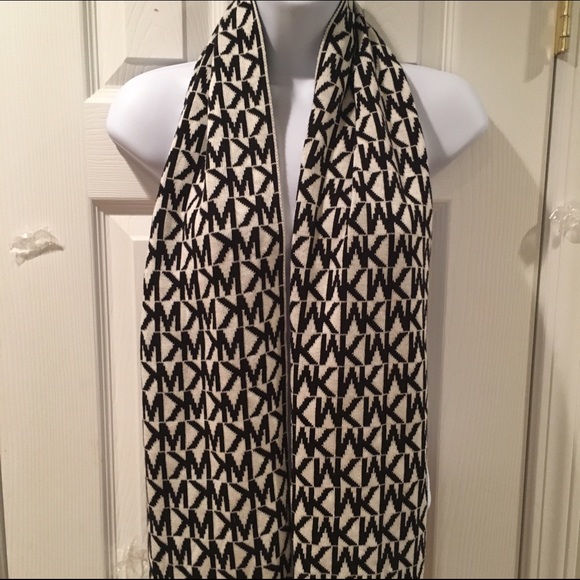 Michael Kors scarf