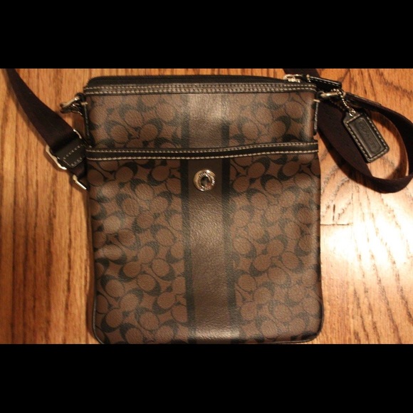 Mini Coach Purse - Picture 2 of 3