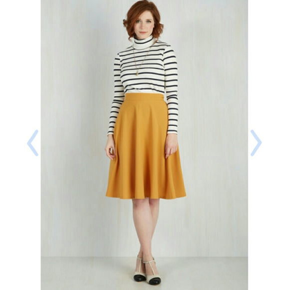 Bugle Joy skirt in Mustard